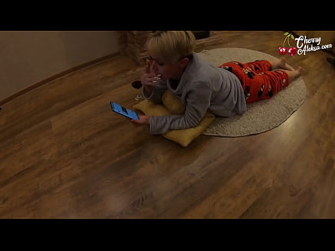 ❤️ Hullu blondiin imeb tohutut munni ja hüppab selle peal - anaalseksiga ❤️ Pornovideo at et.hentaizm.ru ❤